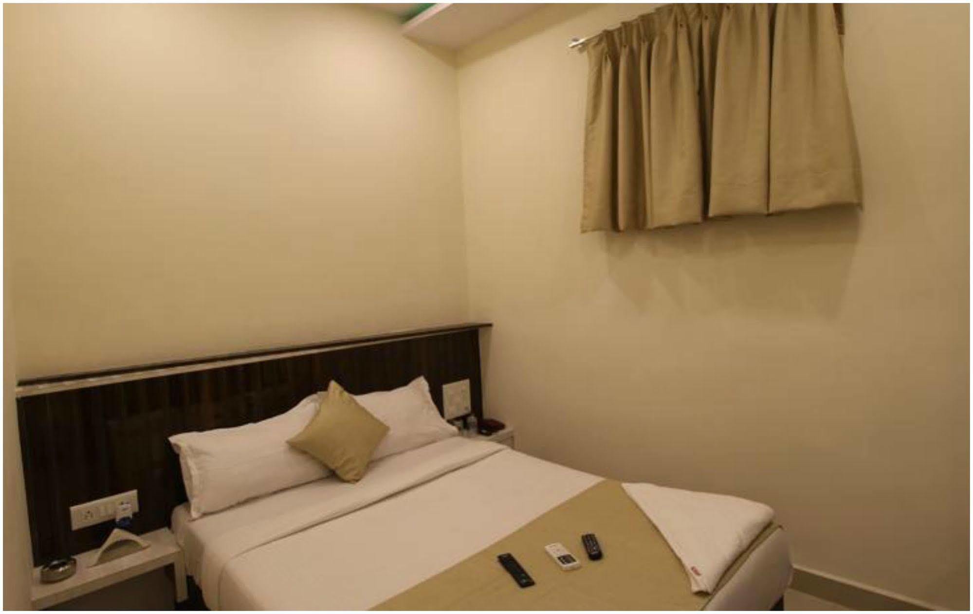 Treebo Trip Ashir Inn Bombay Extérieur photo