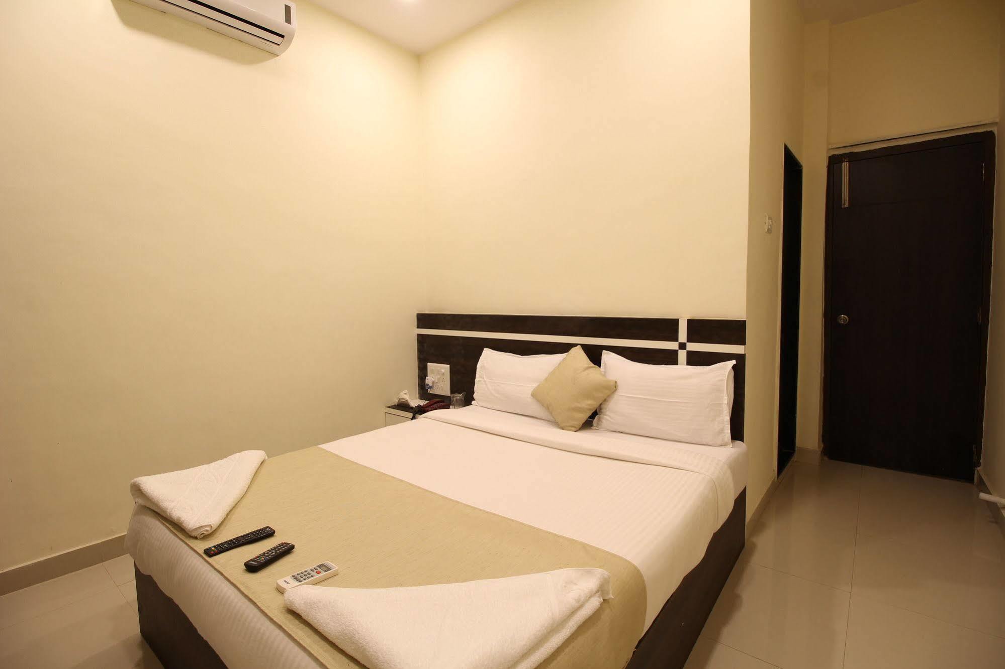 Treebo Trip Ashir Inn Bombay Extérieur photo