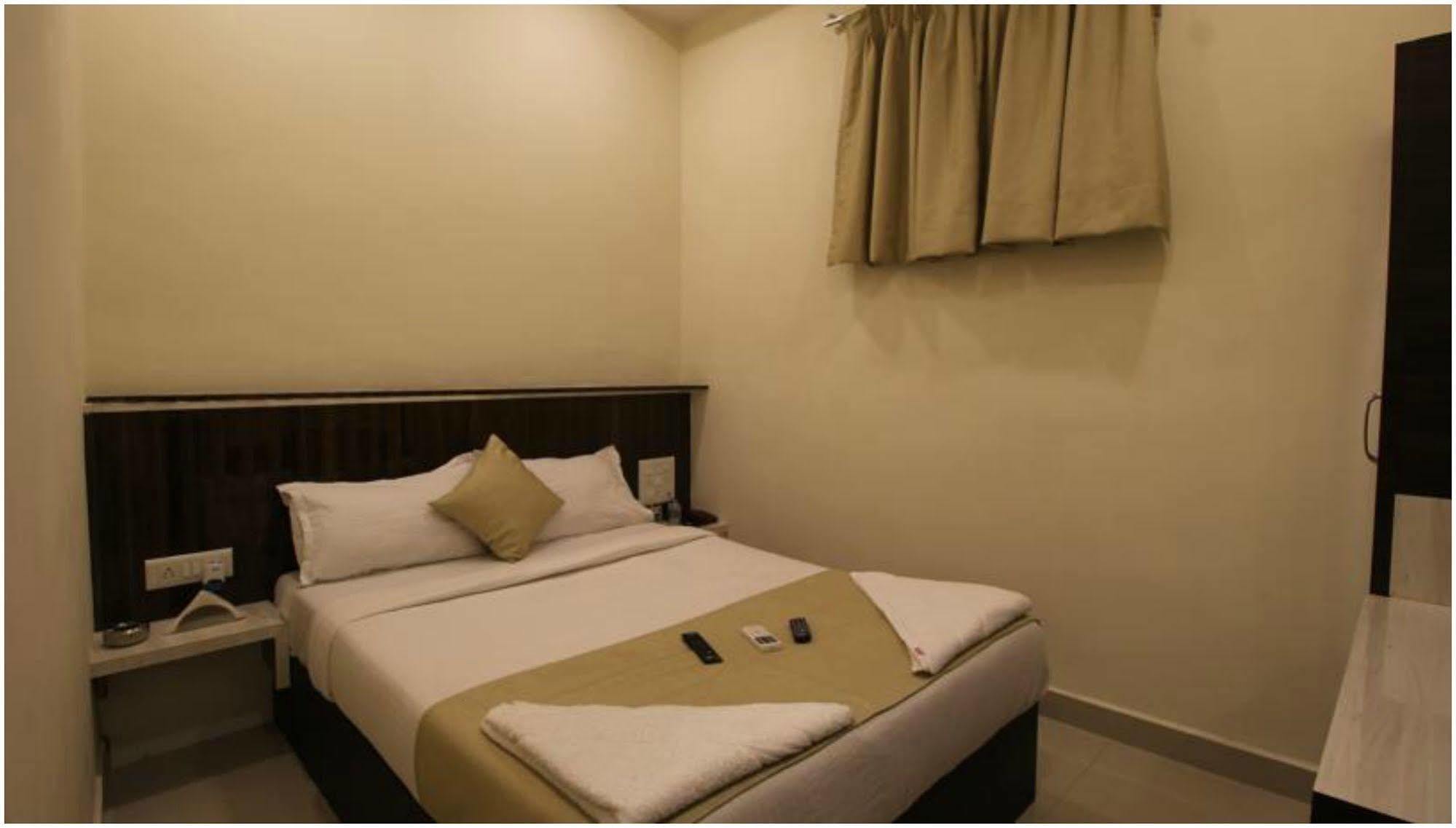 Treebo Trip Ashir Inn Bombay Extérieur photo