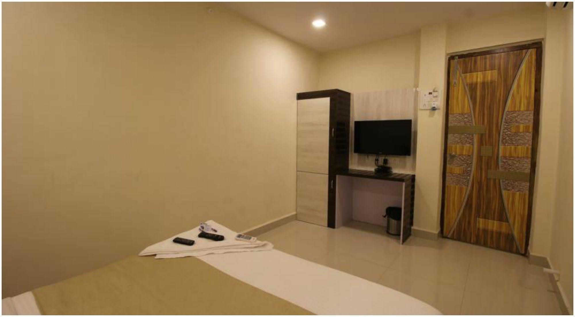 Treebo Trip Ashir Inn Bombay Extérieur photo
