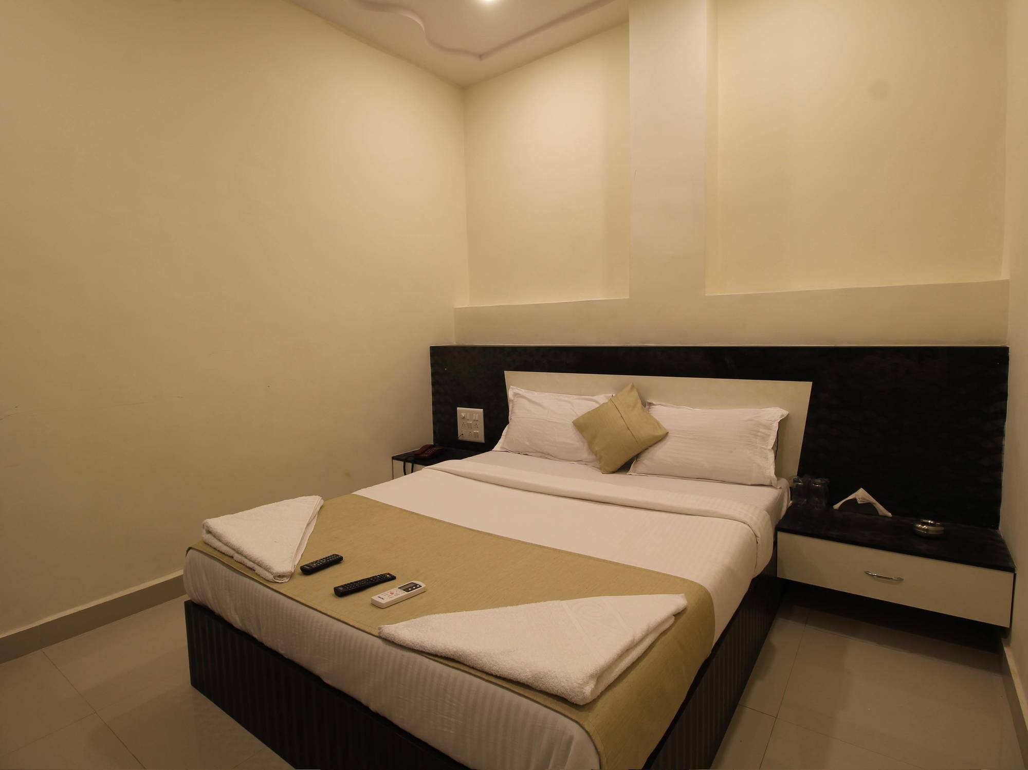 Treebo Trip Ashir Inn Bombay Extérieur photo